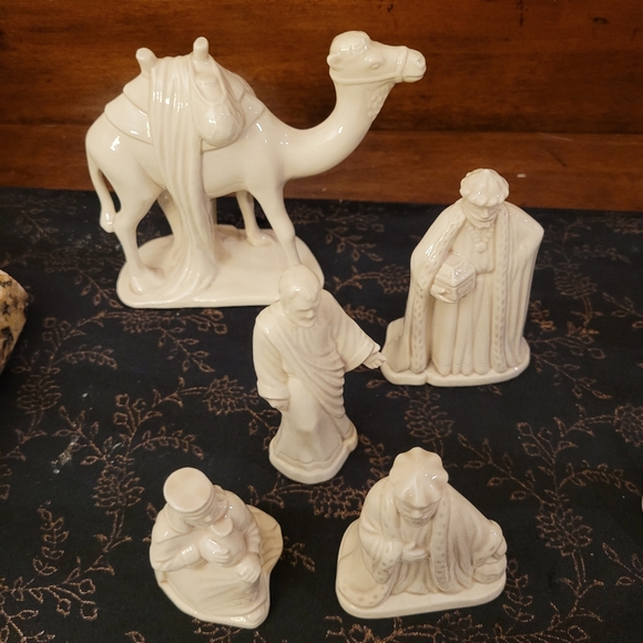 Ceramic nativity set. White - Picture 5 of 8